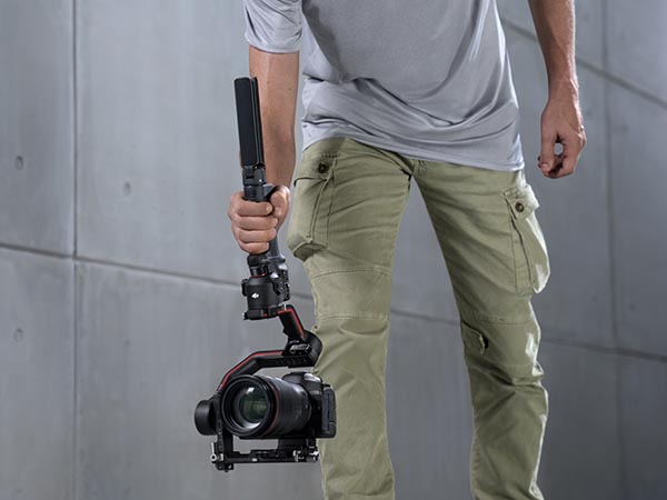 DJI