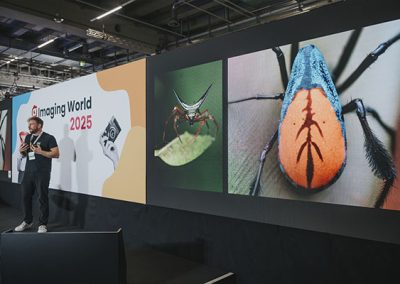 Influencer hält Vortrag auf der Imaging World in Nürnberg